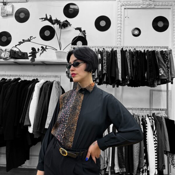 Blusa vintage negra- animal print