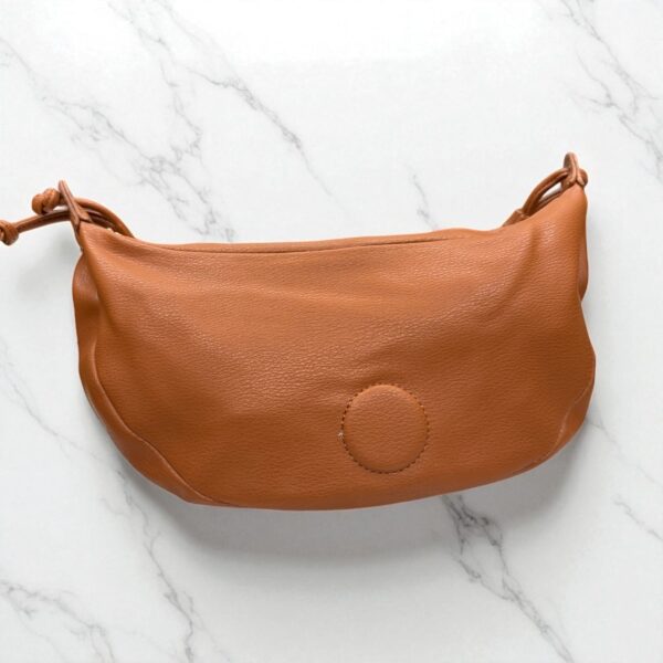 Cartera café cuerina