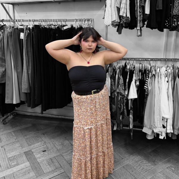 Falda floreada elasticada