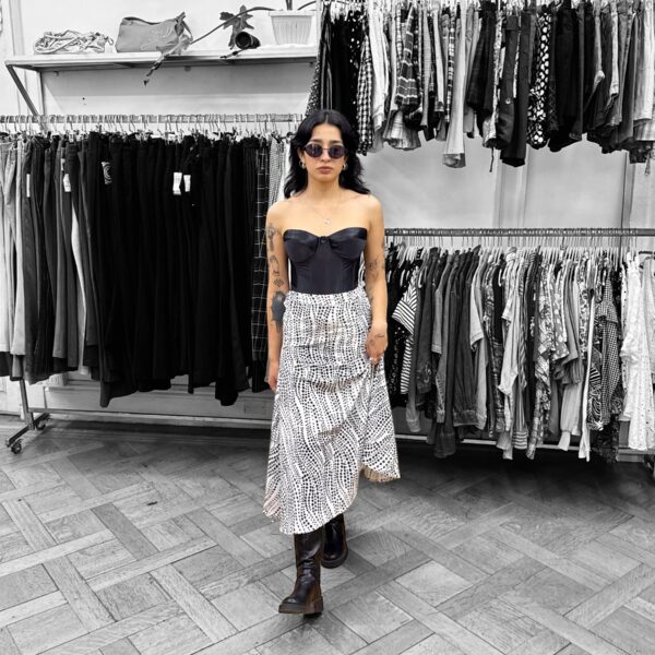 Falda blanca polka dotss