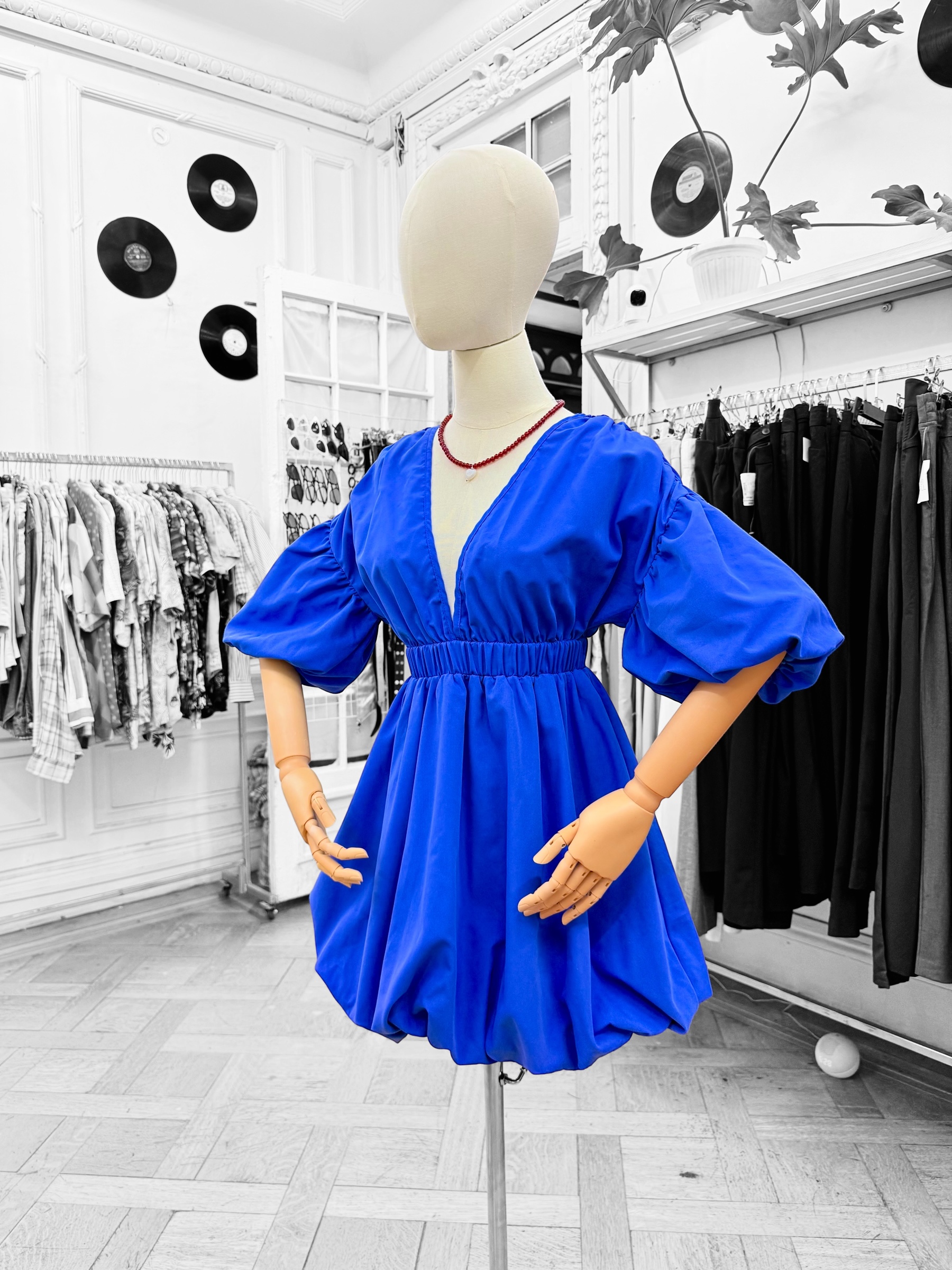 Vestido globo azul eléctrico – segunda man0