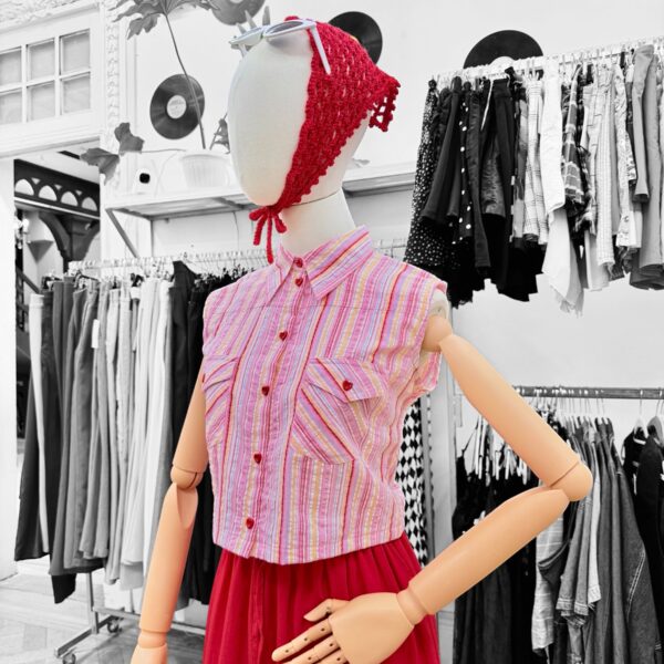 Blusa upcycling rayas pastel con botones corazón