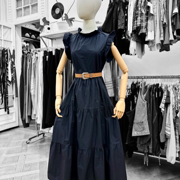 Vestido negro midi · Segunda mano
