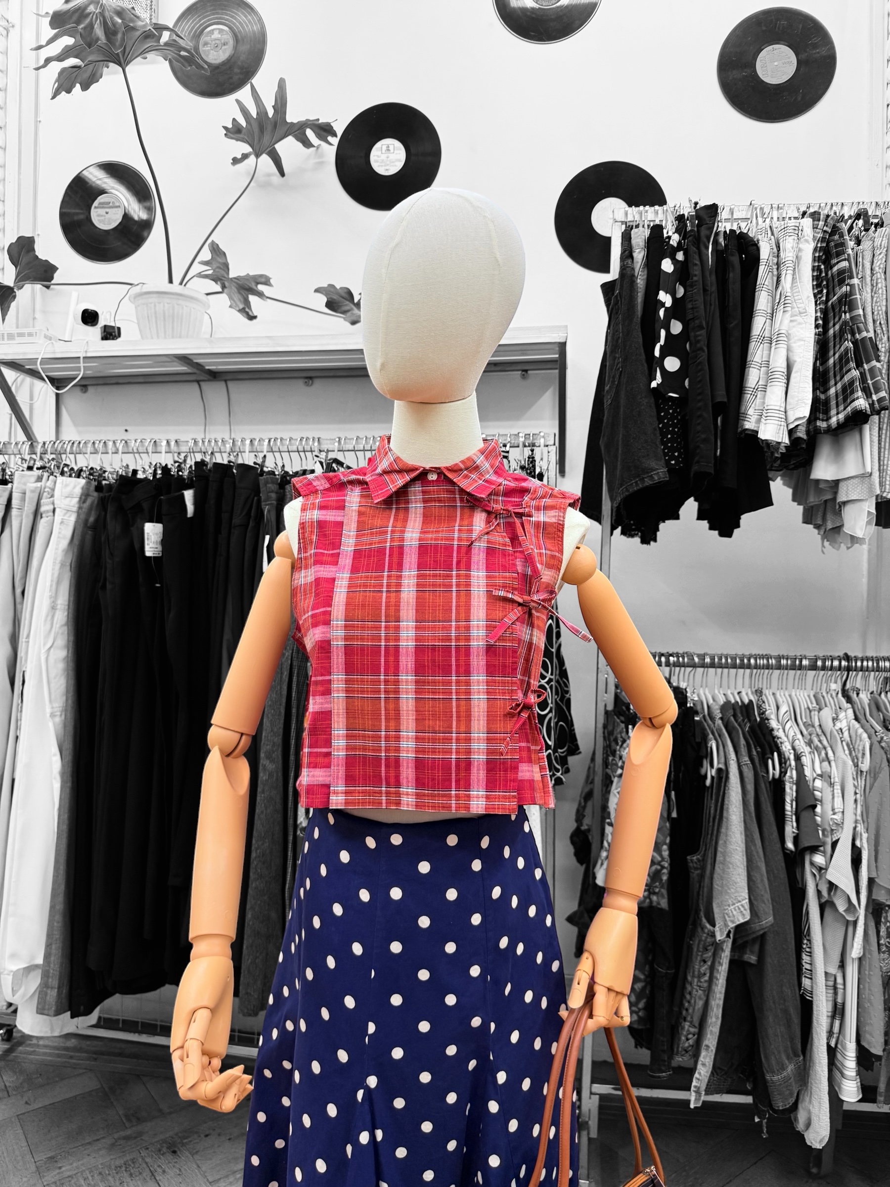 Blusa upcycling tartán rojo