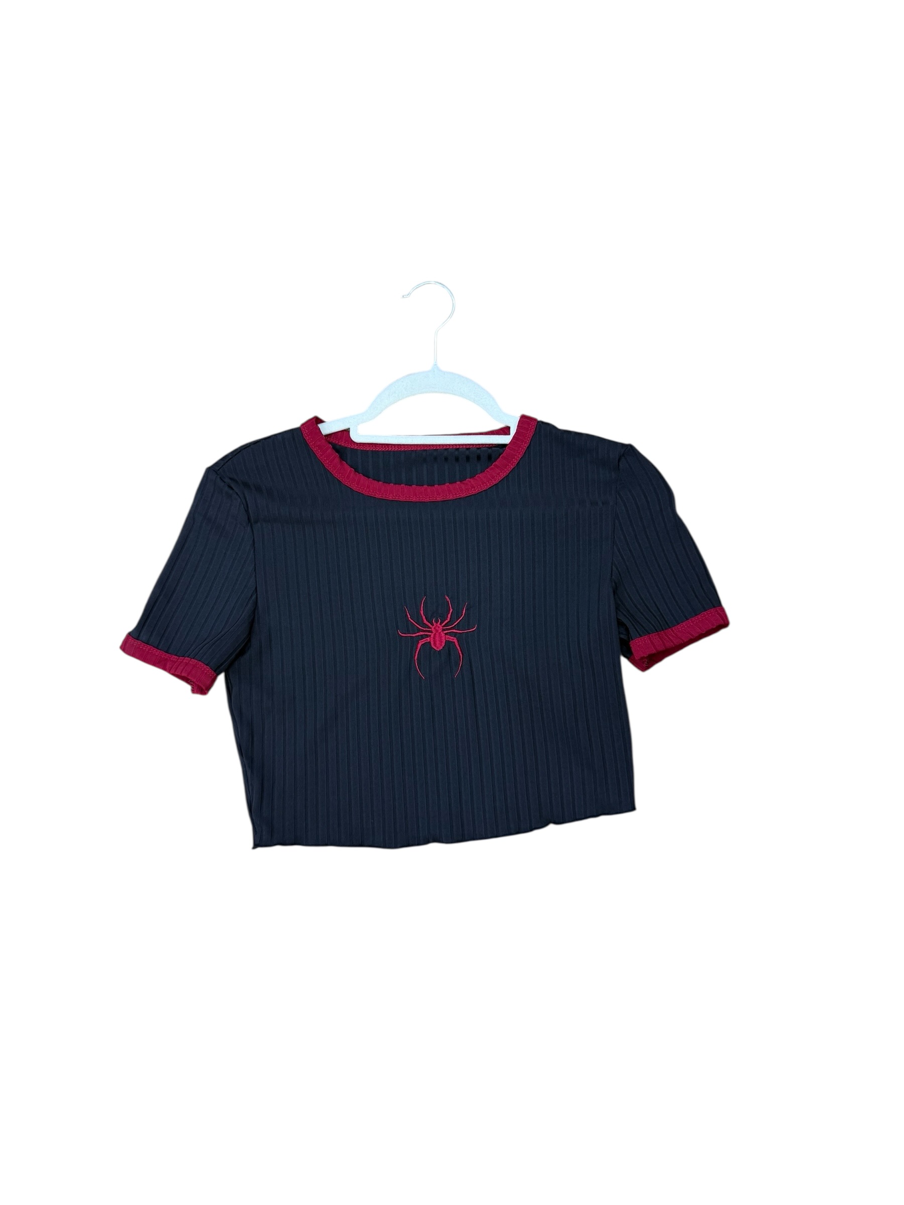 Polera negra crop araña roja - Imagen 2